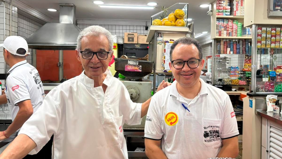 Florisvaldo Benedito de Lima, o Lima, de 69 anos e Maykon Liminha, de 43 anos- Isabella Fernandes/DL