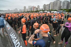 Esporte combina natação, ciclismo e corrida, beneficiando o sistema cardiorrespiratório e ajudando na prevenção de doenças crônicas