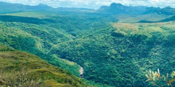 As belas paisagens da trilha mais bonita do Brasil se sobressaem na primavera