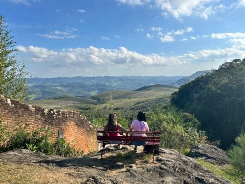 Fundada no início do século XVIII, durante o ciclo do ouro, recebeu esse nome pelas 'novas lavras'