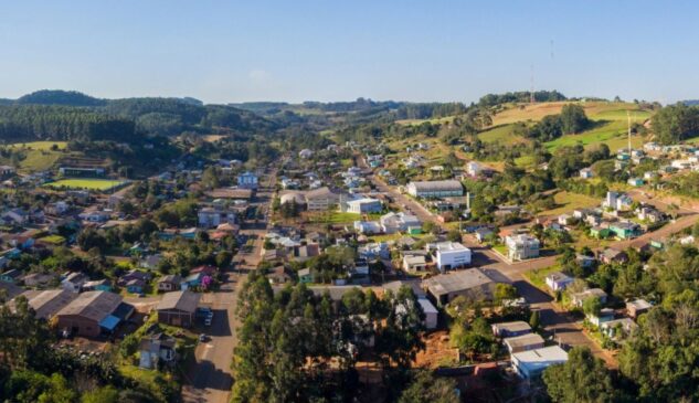 A Prefeitura de Águas Frias, município conhecido como a "capital do abraço", no Oeste de Santa Catarina, lançou o processo seletivo n&ordm; 16/2025 para formação de cadastro reserva