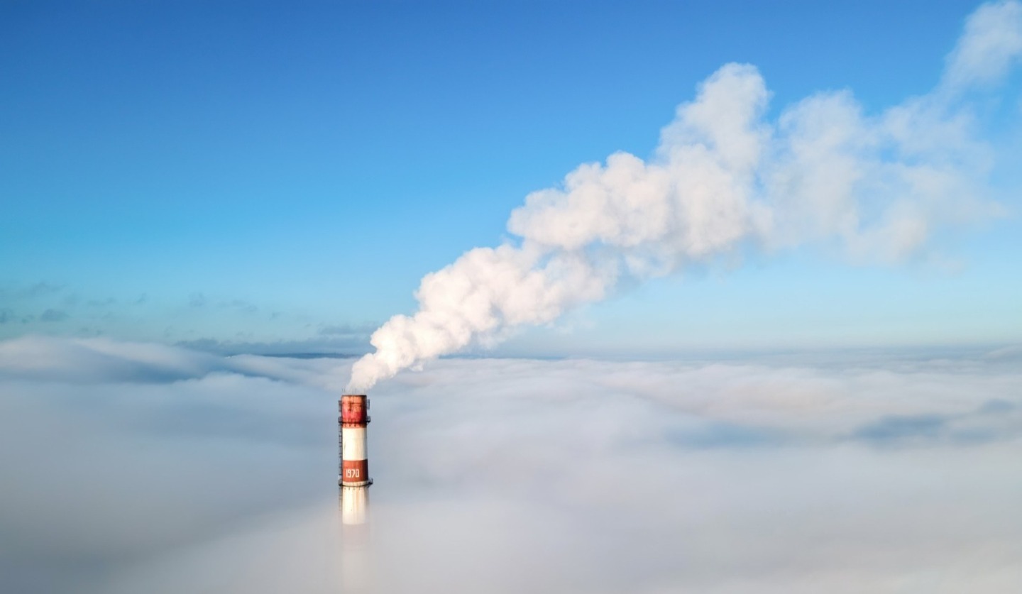 Segundo a OMM, o calor acumulado pelo CO e outros gases intensifica fenômenos meteorológicos extremos, como ondas de calor, secas, enchentes e tempestades mais violentas