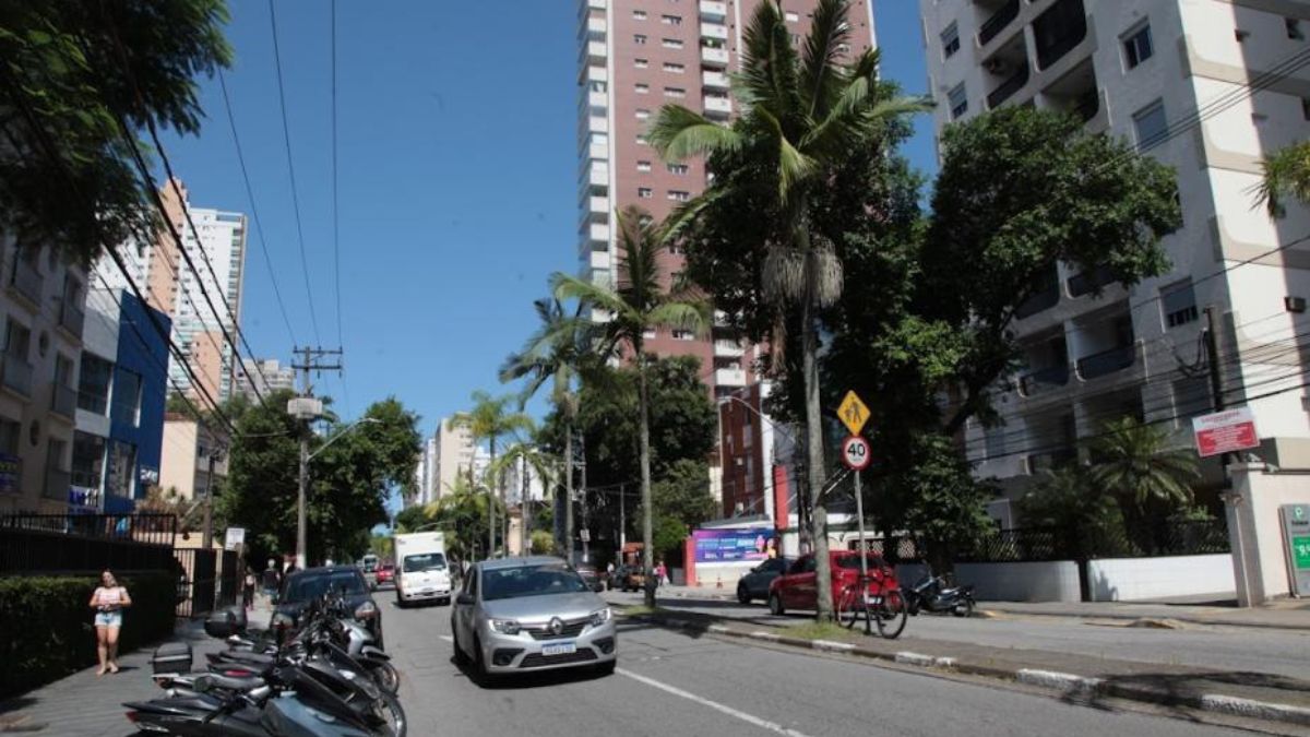 Em nota, a Prefeitura de Santos afirma que a implementação de semáforos nas ruas sempre é escolhida como último recurso, após um processo de análise e esgotamento de outras alternativas de sinalização (Rogerio Bomfim/PMS)