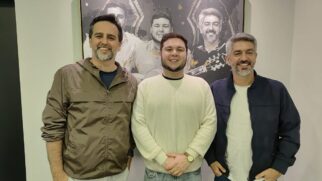 A Uno & Verso é composta por Luiz Fernando Grilo, Breno da Costa Mathias Barcelos Grilo e José Ricardo Barcelos Grilo, que é o CEO