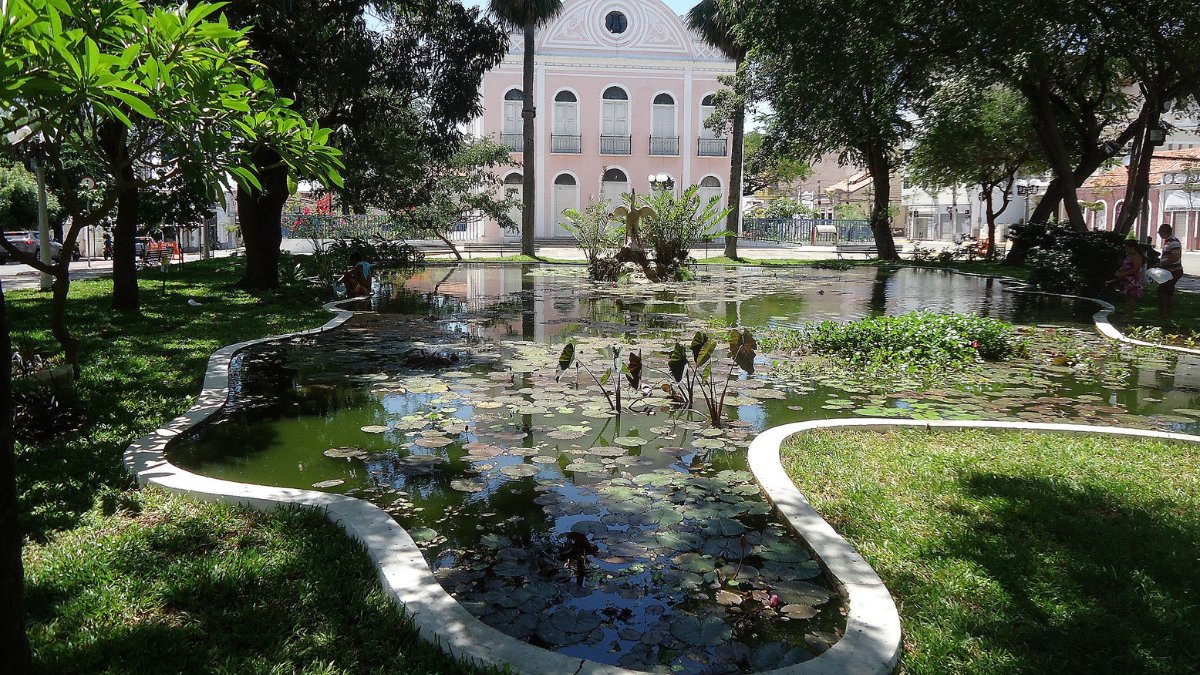 Theatro São João é um dos principais símbolos culturais de Sobral, preservando tradições cênicas e fortalecendo a memória artística da cidade / GLandovsky/Wikimedia Commons