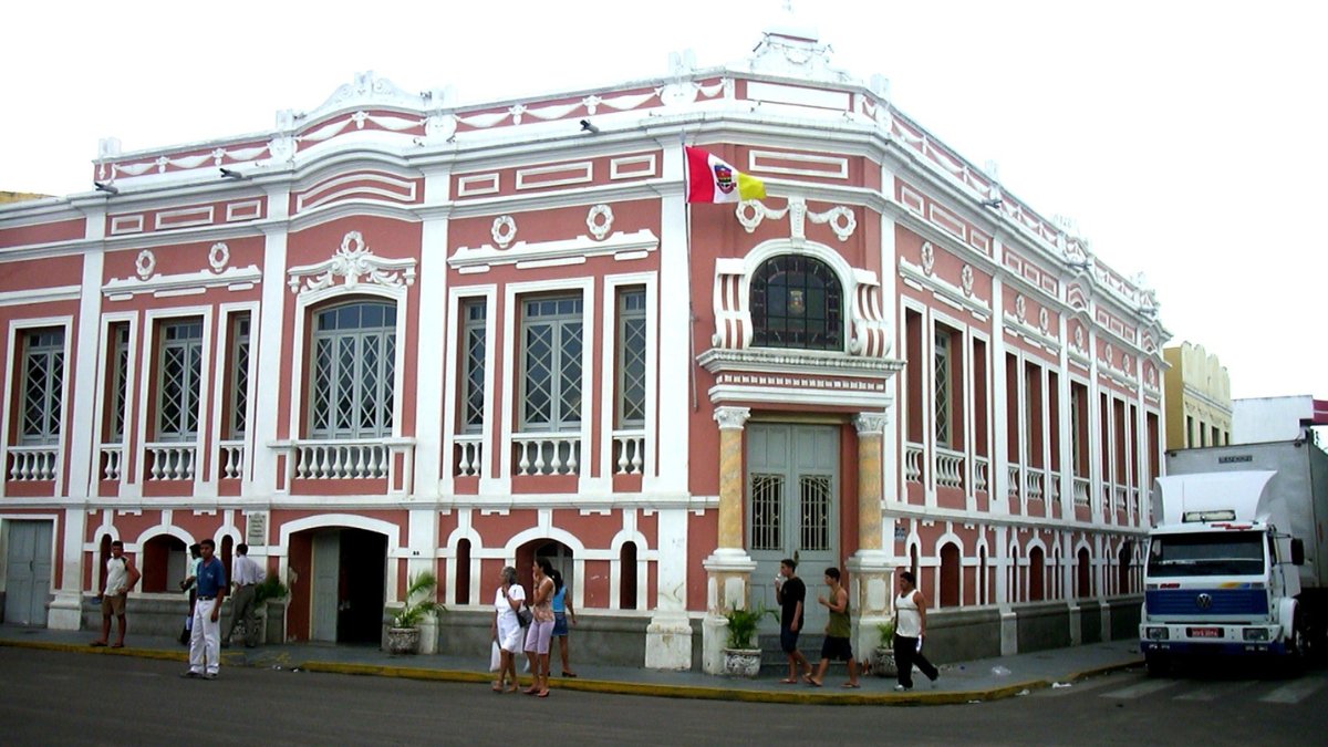 Prédio histórico em Sobral preserva a memória arquitetônica da cidade e destaca a evolução cultural do município ao longo das décadas / Rsabbatini/Wikimedia Commons