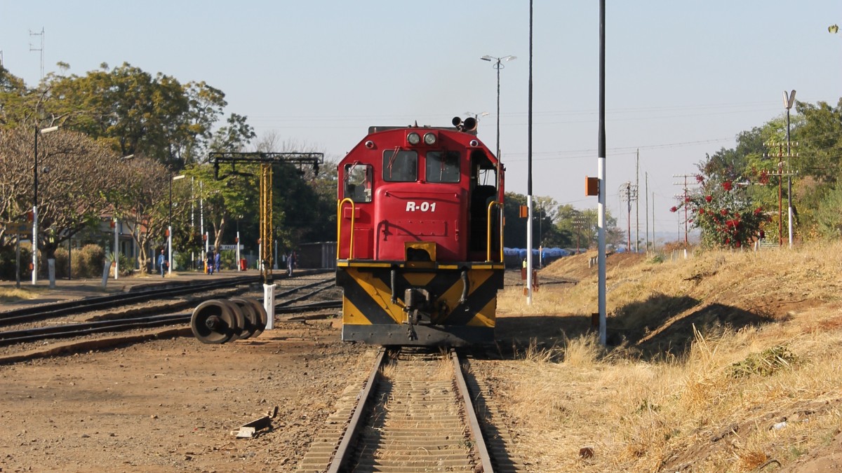 Ao diminuir o número de caminhões nas estradas, o transporte ferroviário reduz congestionamentos e emissões / Pixabay