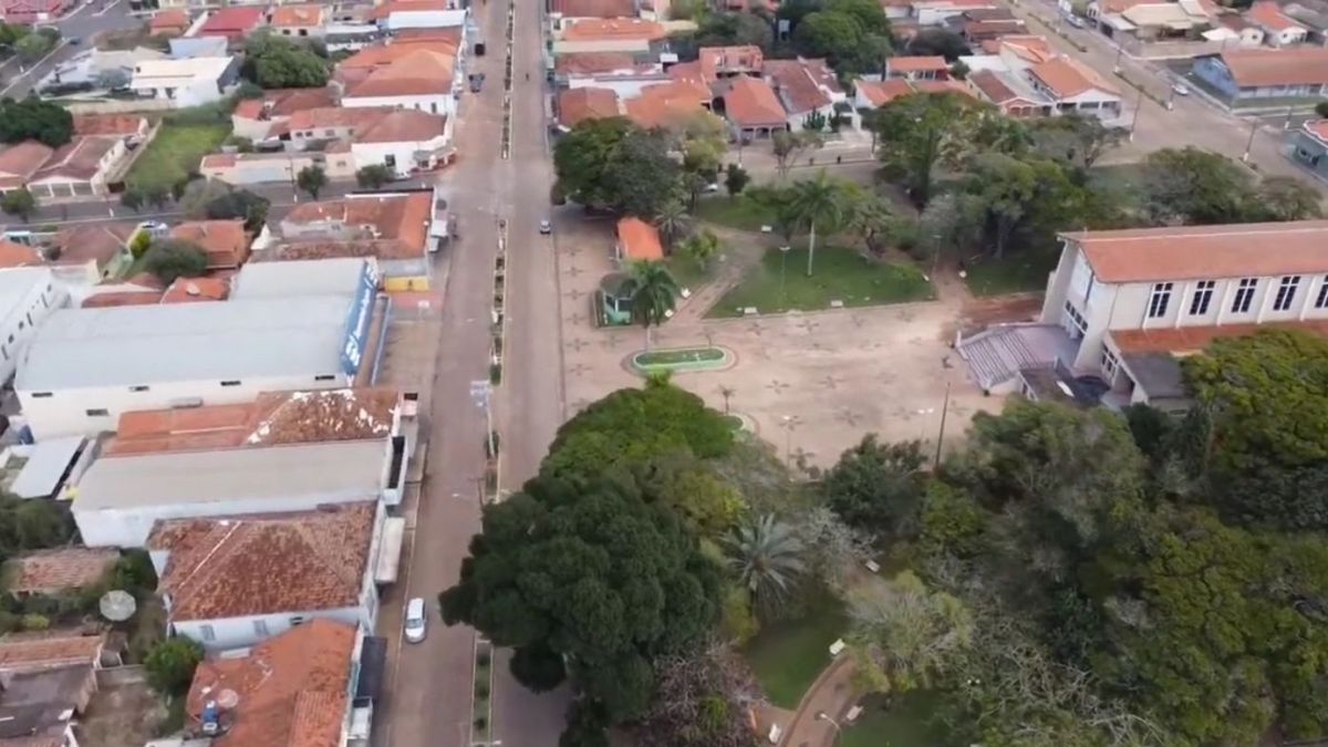 O nome "Manduri" vem do tupi-guarani e significa "campo largo"