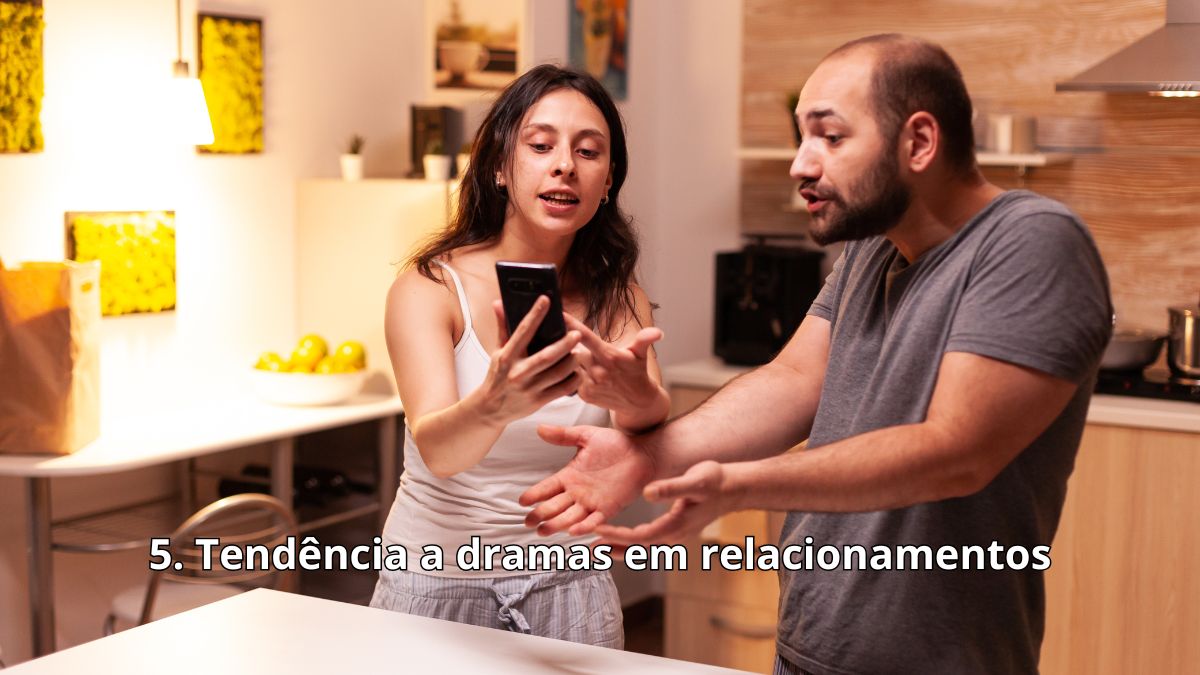 Conflitos recorrentes que surgem de pequenas situações e rapidamente ganham proporções exageradas/ DC Studio/Freepik