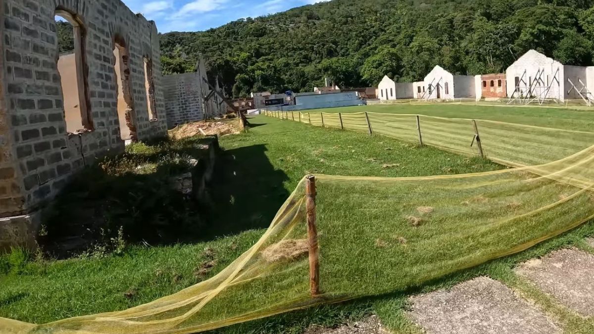 Área de cerca de 828 hectares com sete praias de águas claras