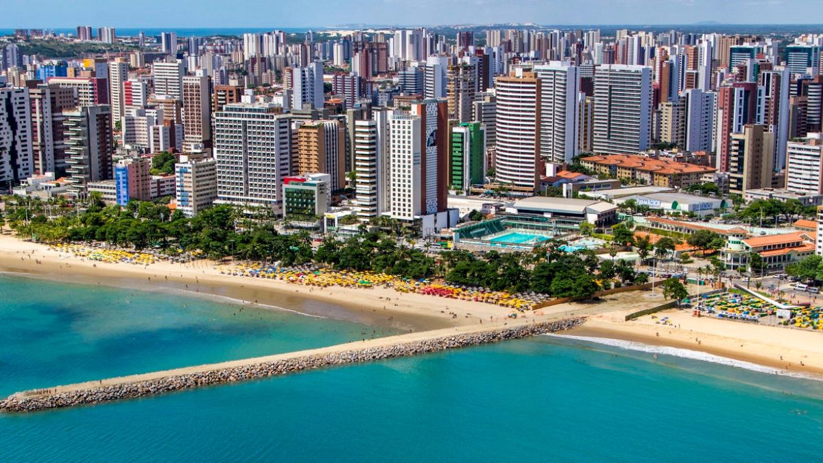 Fortaleza encanta com seu litoral ensolarado, cultura vibrante e gastronomia marcante um destino que combina lazer, hospitalidade e o melhor do Nordeste