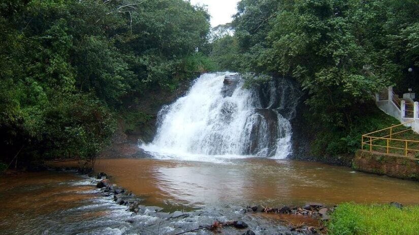 A cidade é conhecida pela tranquilidade, ausência de prédios e forte contato com a natureza / Divulgação/ALESP
