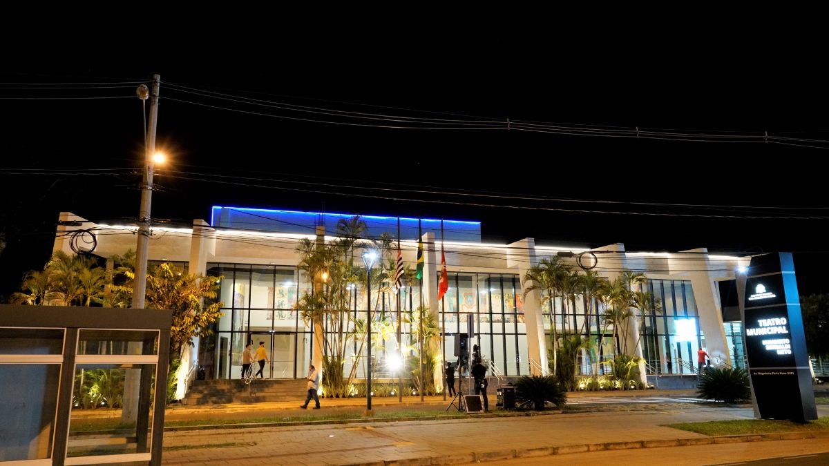 Teatro Municipal Polo cultural que recebe espetáculos de música, dança, teatro e exposições ao longo do ano/ Fabricio Spatti/Prefeitura de São José do Rio Preto/Wikimedia Commons