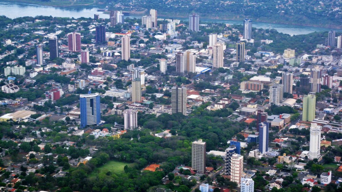8º Foz do Iguaçu (PR): Destino turístico internacional, Foz do Iguaçu tem serviços valorizados e preços pressionados pela forte presença de visitantes/ enioprado/Wikimedia Commons