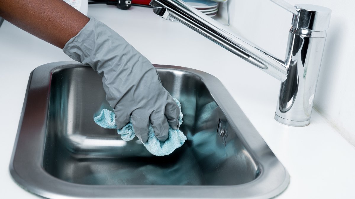 Versátil, ele atua como desengordurante natural e ajuda a eliminar odores na cozinha e no banheiro / Pixabay