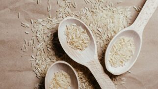 Muita gente não sabe, mas o arroz é seguro, eficaz e econômico para perfumar seu banheiro