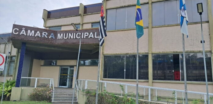 A câmara de vereadores de Peruíbe discute projetos em prol da cidade