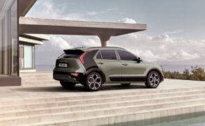 O Kia Niro faz, em média, 24,6 km por litro, superando os concorrentes da categoria SUV e até de outros segmentos, como sedãs