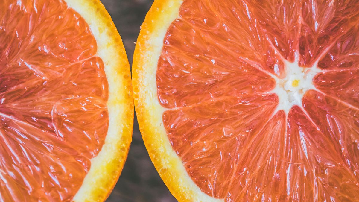 A laranja e a canela possuem componentes que oferecem benefícios antibacterianos, melhorando a qualidade do ar/Pexels