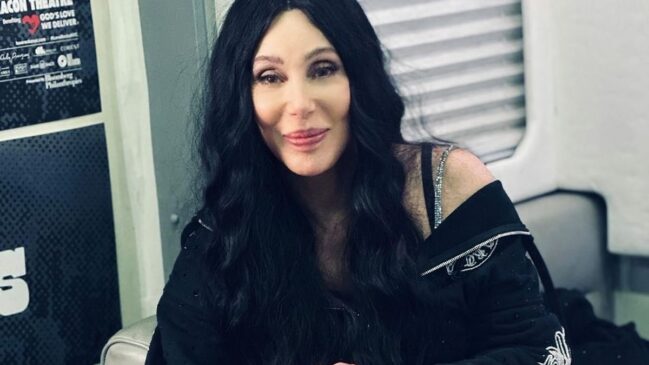 A cantora Cher