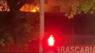 Ainda não há informações sobre possíveis vítimas, danos ou causas do incêndio