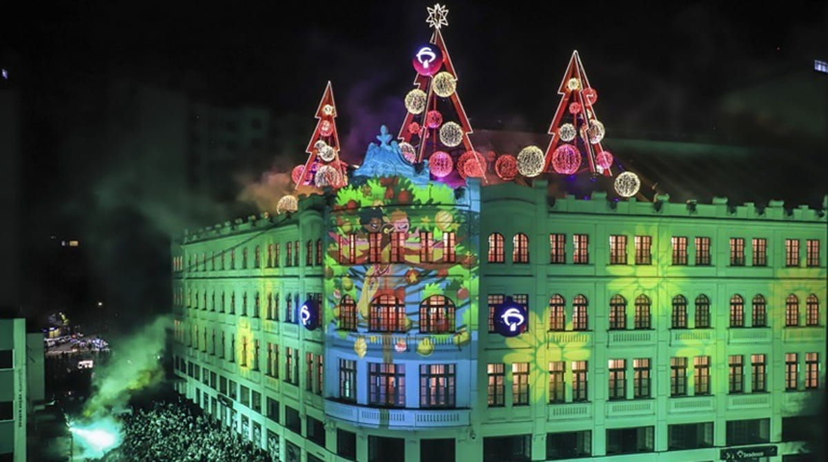 A institucionalização do Natal de Curitiba abre espaço para que escolas, associações, instituições culturais e religiosas participem ativamente da programação
