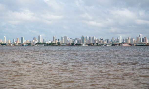 Belém se transforma, portanto, no palco de uma discussão global que ultrapassa fronteiras