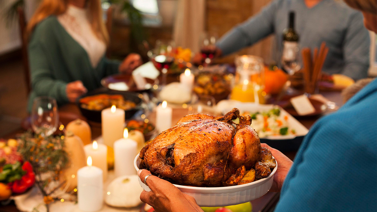 E uma receita simples, barata e extremamente rápida de fazer tem roubado a cena: a mousse de limão de três ingredientes.