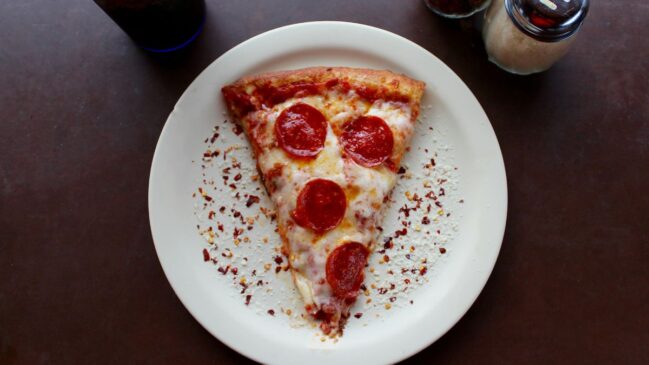 Vivenciando um cenário de crise, a rede de pizzaria está fazendo uma ação para conseguir permanecer no mercado