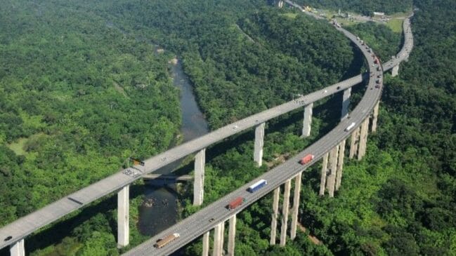 Fluxo intenso levou à abertura de mais faixas no sentido litoral