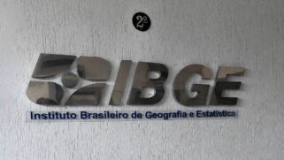 As oportunidades são destinadas a candidatos com ensino médio completo e estão distribuídas entre dois cargos