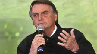 O ex-presidente Jair Bolsonaro foi levado ao hospital após passar mal em sua cela
