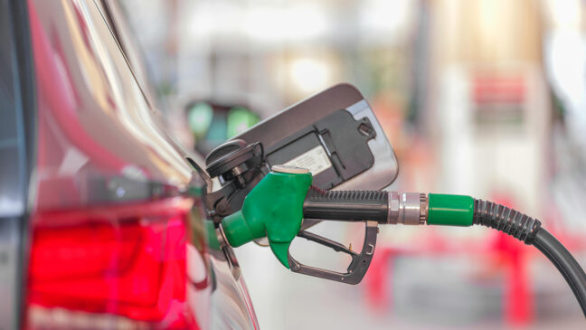 A Etiópia se tornou o primeiro país do mundo a proibir a importação de carros e caminhões movidos a gasolina ou diesel