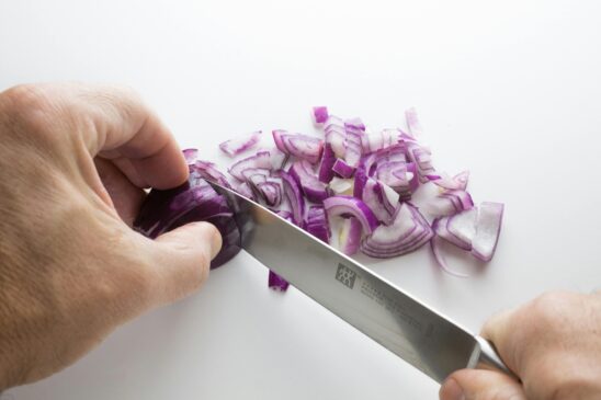 Simples e econômica, essa mistura pode ajudar a eliminar pragas e ainda ser útil em algumas receitas