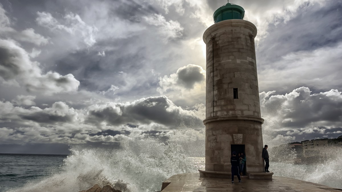 O avanço do mar ameaça cidades costeiras e provoca erosão que destrói praias e infraestruturas / Pixabay