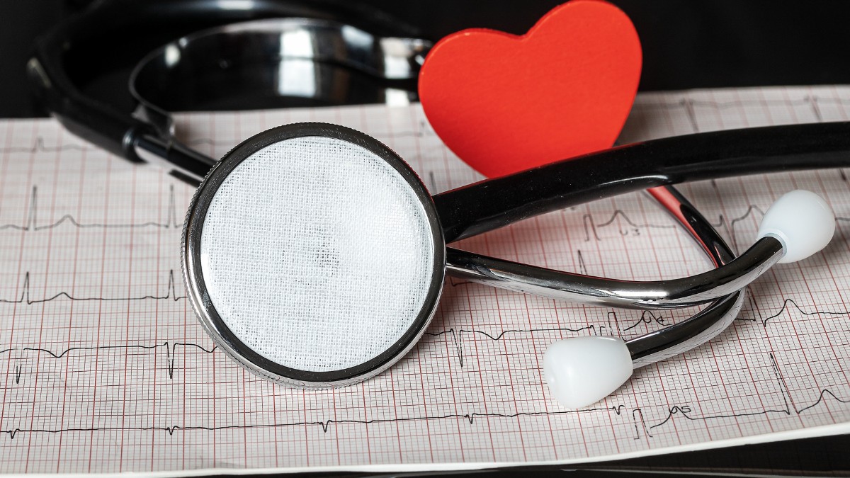 Além da suplementação, exposição solar segura, dieta equilibrada e controle de fatores como peso e pressão são estratégias importantes para a saúde cardiovascular / Pixabay
