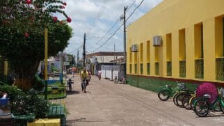 Em Afuá, as rondas policiais, os táxis e até as ambulâncias funcionam com bicicletas