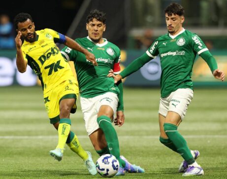 O duelo coloca frente a frente duas equipes que estão na parte de cima da tabela de classificação