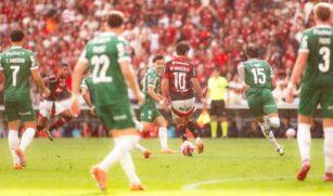 Cada um deles soma três títulos da competição, e a única final entre os times até agora ocorreu em 2021, quando o Palmeiras venceu o rival