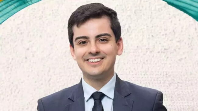 O apresentador Dudu Camargo voltará ao palco do SBT