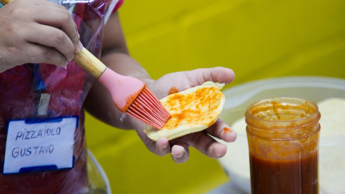 Durante a atividade, os pequenos empreendedores assumiram papéis típicos de uma pizzaria