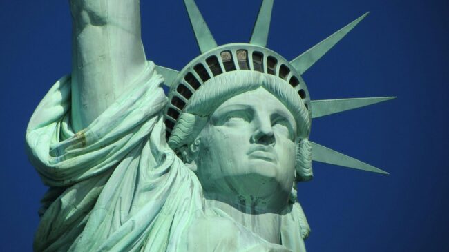 Quando foi inaugurada, a Estátua da Liberdade tinha o brilho de uma moeda nova