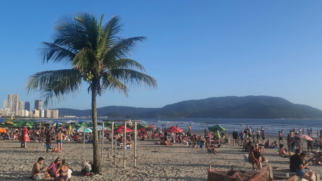 O feriado da Consciência Negra registrou grande movimento nas praias da Baixada Santista