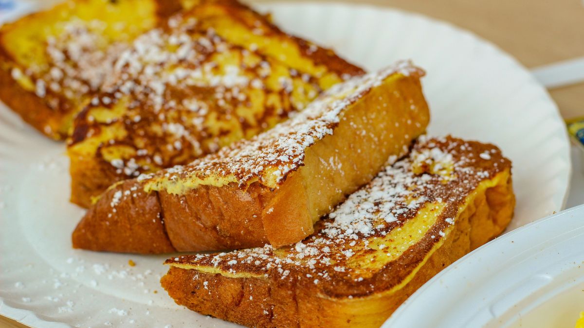Uma forma moderna e mais saudável de preparar a rabanada é usando a airfryer. Essa técnica elimina a necessidade de fritura profunda, reduzindo o uso de óleo e evitando o cheiro de gordura na cozinha/Pexels