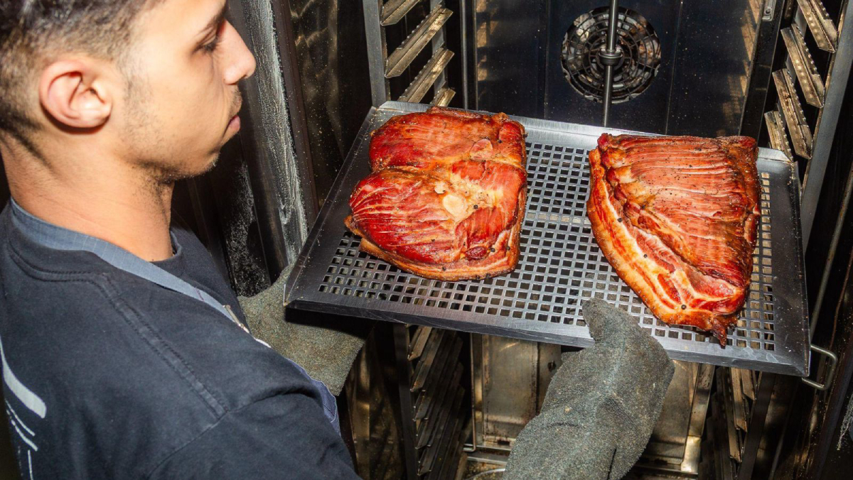 O espaço funciona como uma verdadeira fábrica gastronômica
