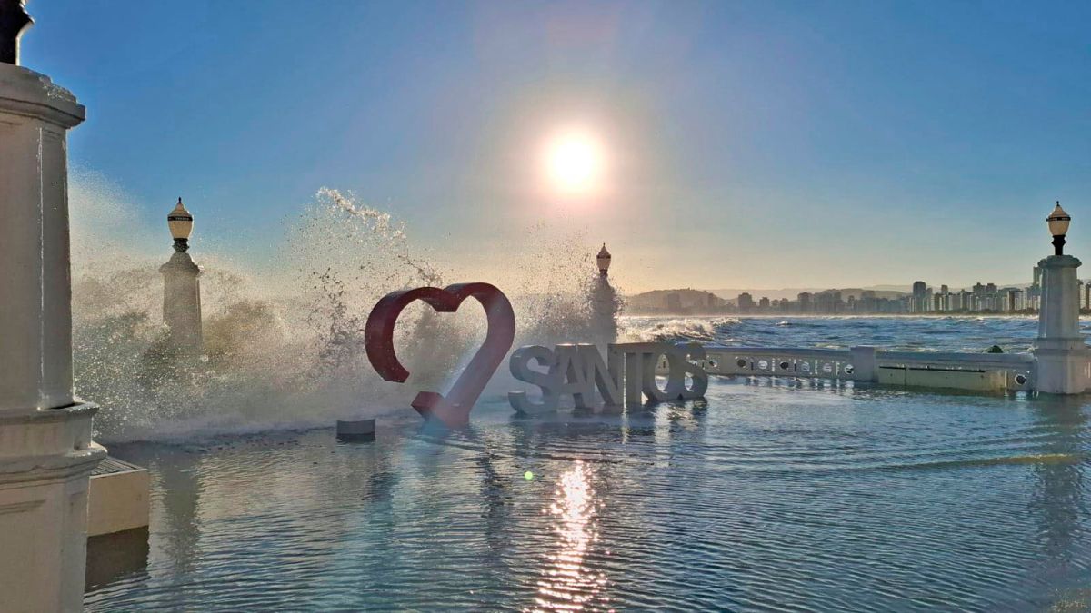 A taróloga Sunna afirmou que a invasão do mar em Santos será inevitável até 2030