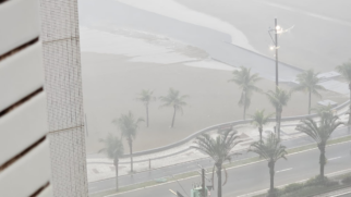 Praia Grande já está tomada pela chuva