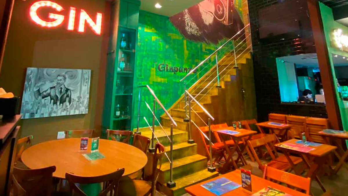 As opções na cidade são variadas: vão de bares com coquetelaria autoral a restaurantes temáticos, casas especializadas em frutos do mar, hamburguerias e espaços totalmente personalizáveis para eventos