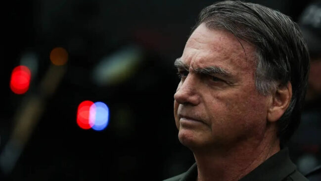 O ex-presidente Jair Messias Bolsonaro foi preso preventivamente na manhã deste sábado