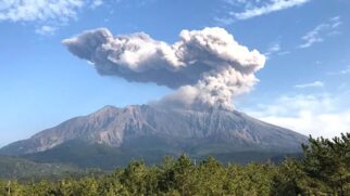 Esta foi a primeira erupção com coluna acima de 4 quilômetros em quase 13 meses